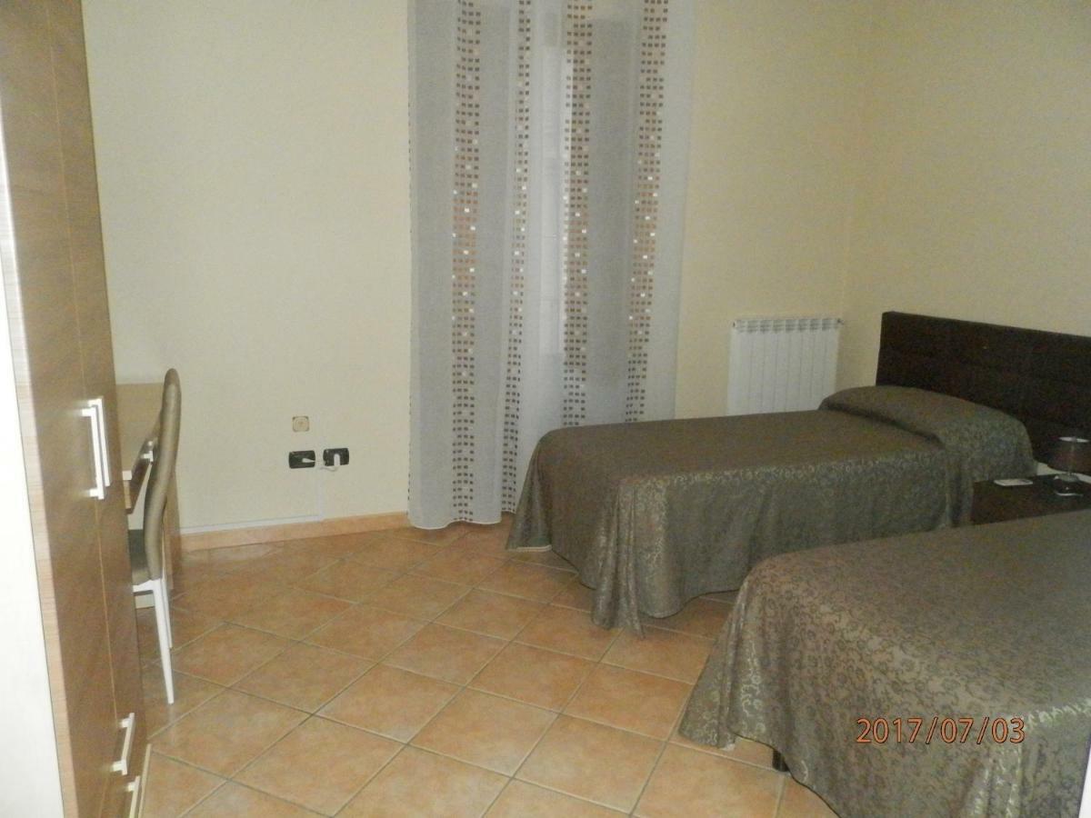 كاستروفيلاري B&B Palazzo L'Occaso المظهر الخارجي الصورة