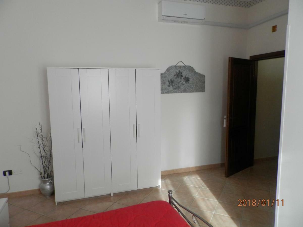 كاستروفيلاري B&B Palazzo L'Occaso المظهر الخارجي الصورة