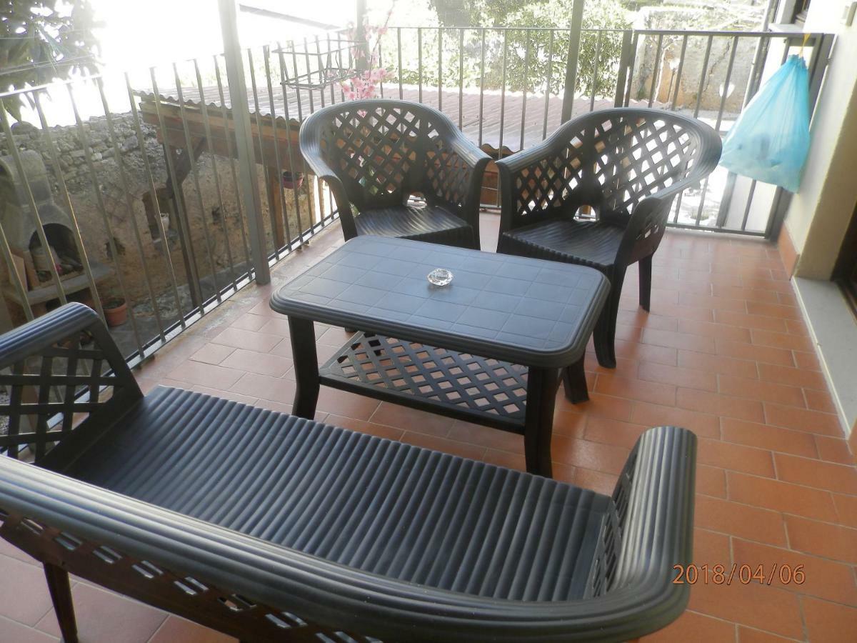 كاستروفيلاري B&B Palazzo L'Occaso المظهر الخارجي الصورة
